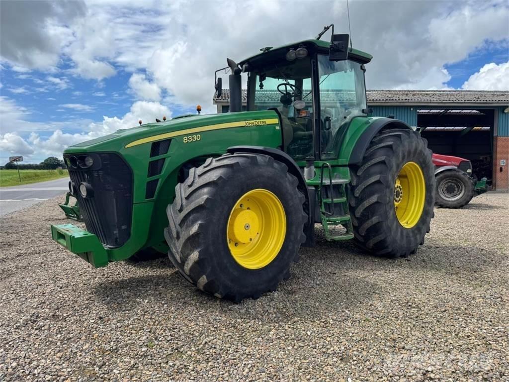 John Deere 8330 拖拉机/农用车