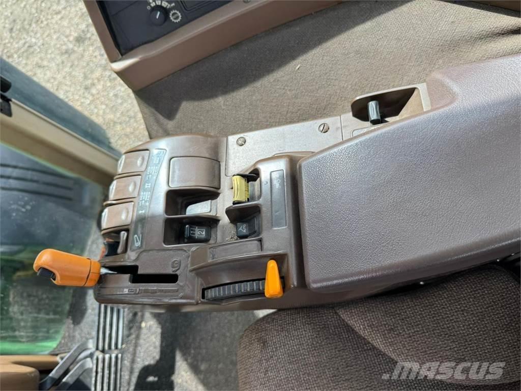 John Deere 8330 拖拉机/农用车
