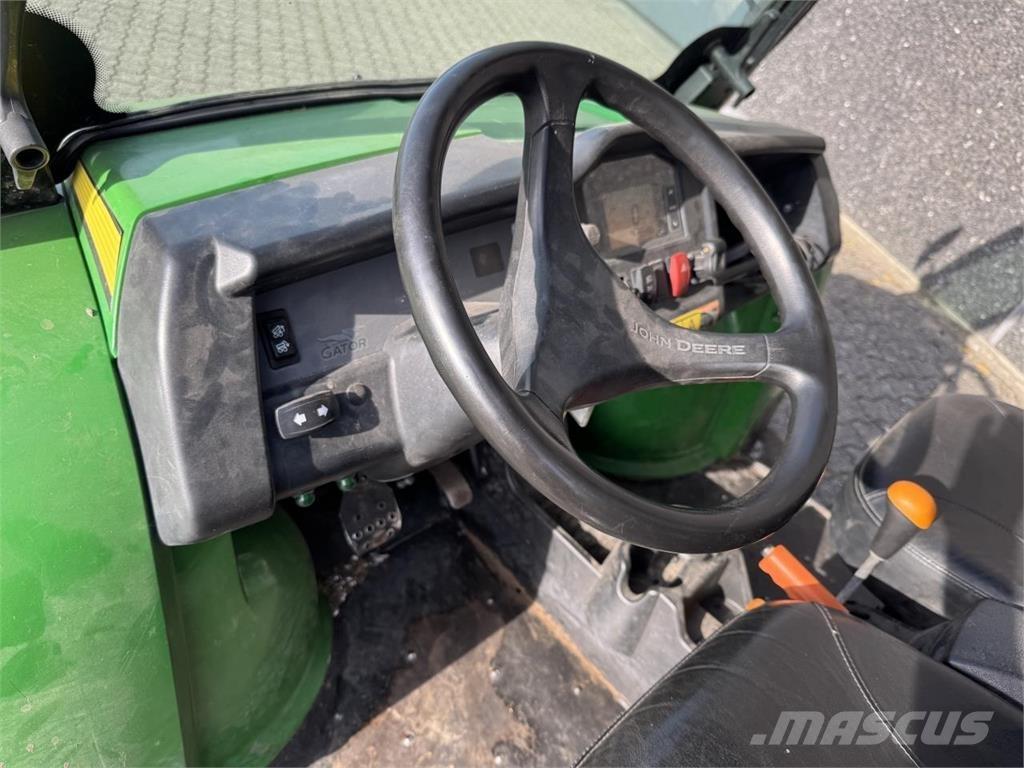 John Deere 855D 多功能车