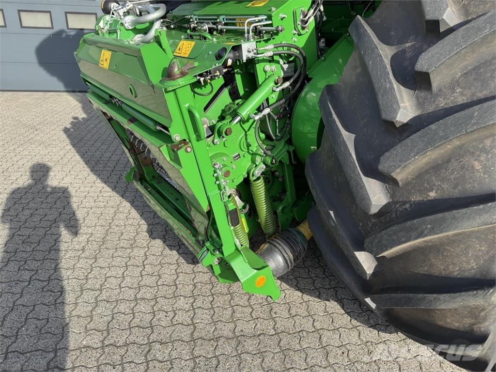 John Deere 9800 青饲料收获机