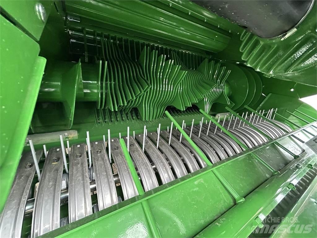 John Deere C441R 圆捆打捆机