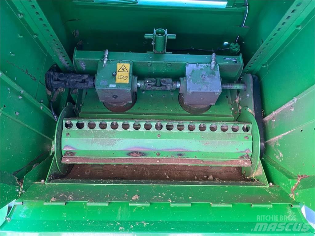 John Deere C670 联合收割机