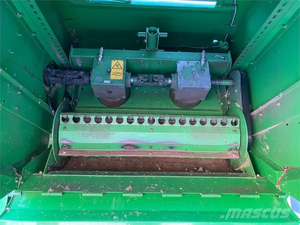 John Deere C670 联合收割机