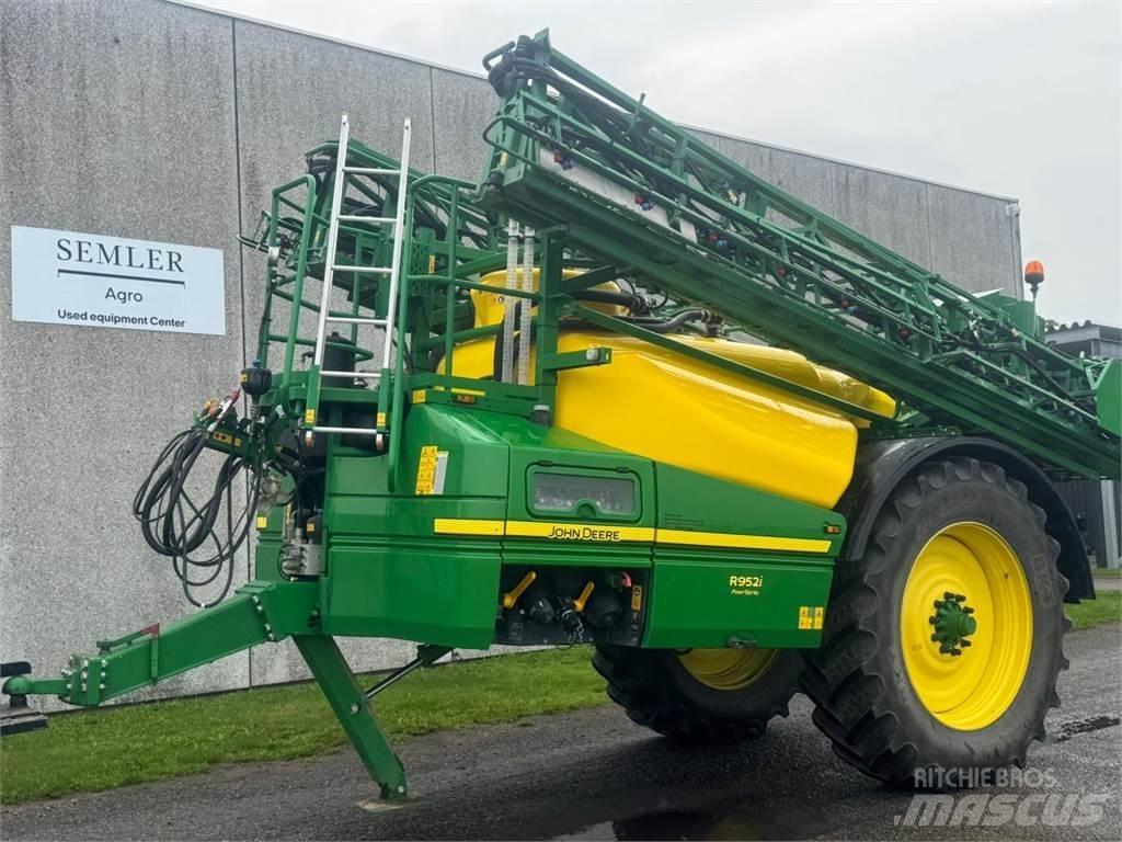 John Deere R952I 牵引式喷雾机