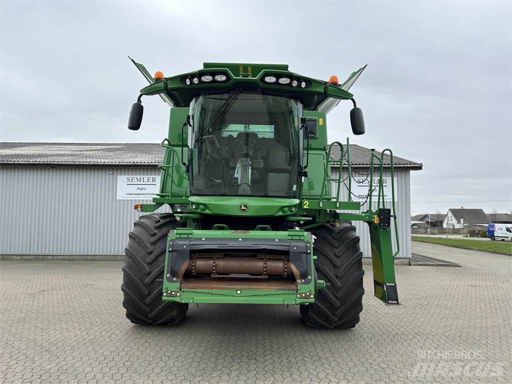 John Deere S685I 联合收割机