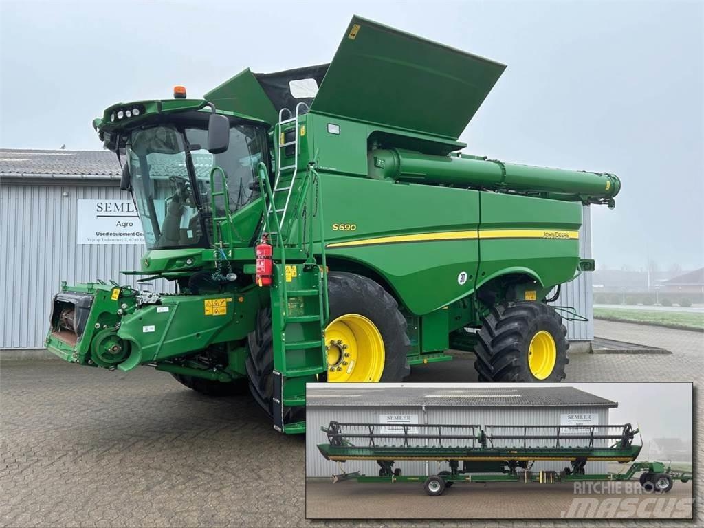 John Deere S690 联合收割机