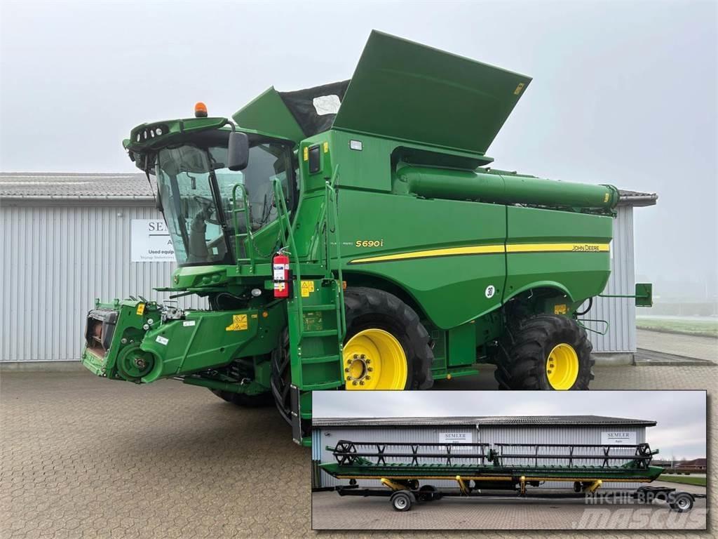 John Deere S690 联合收割机