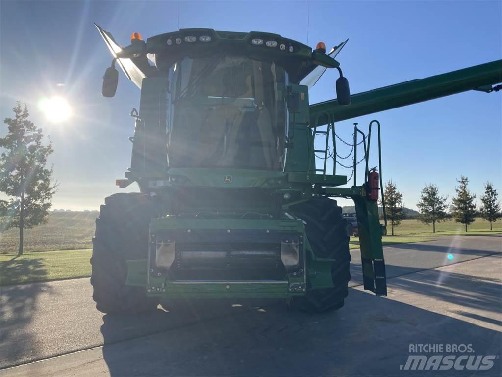 John Deere S690I 联合收割机