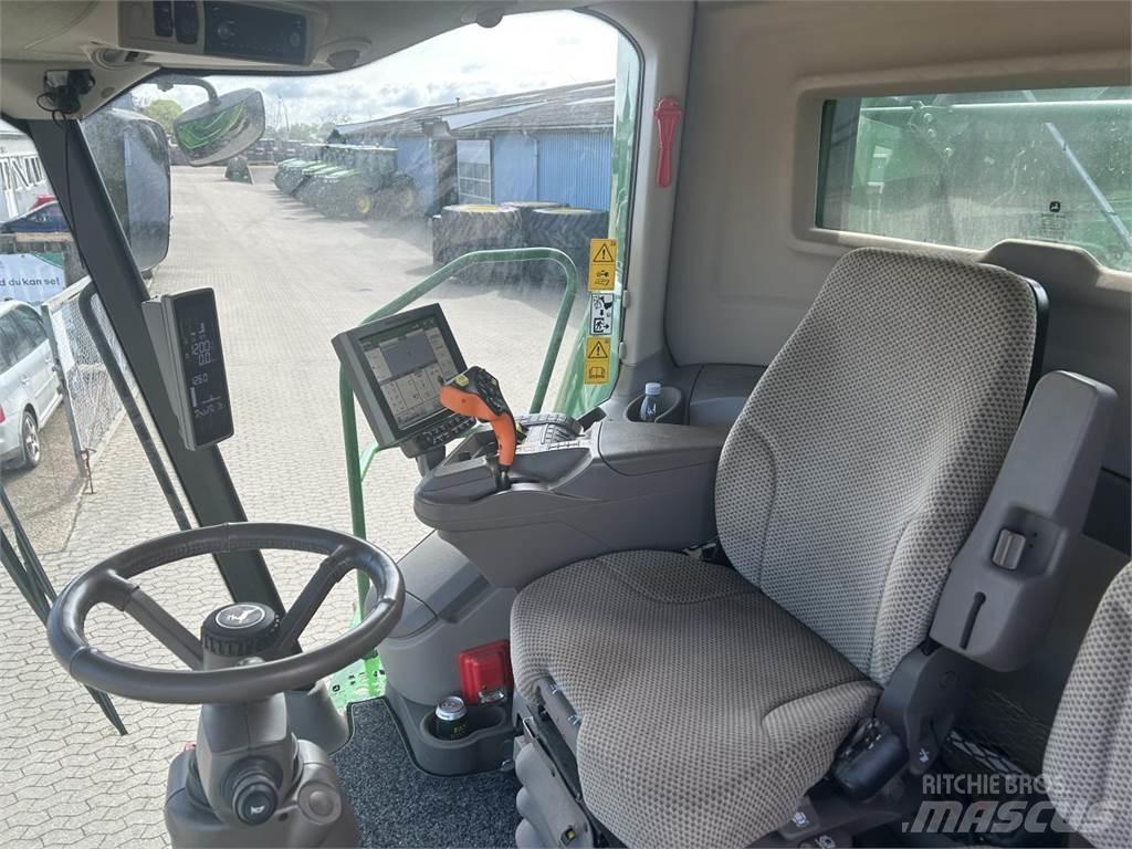 John Deere S785 联合收割机