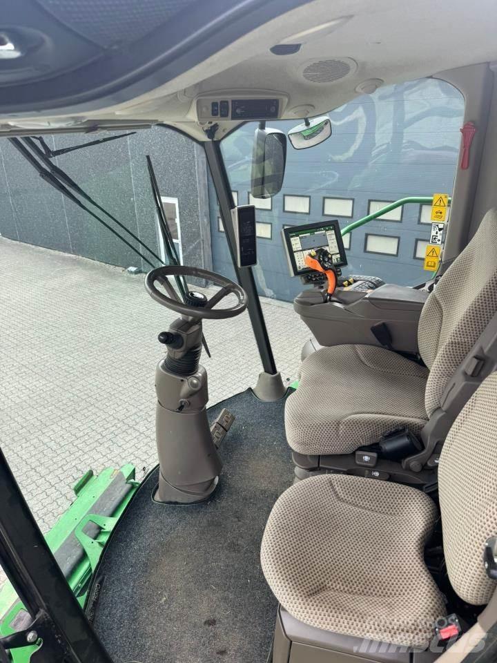 John Deere S790 联合收割机