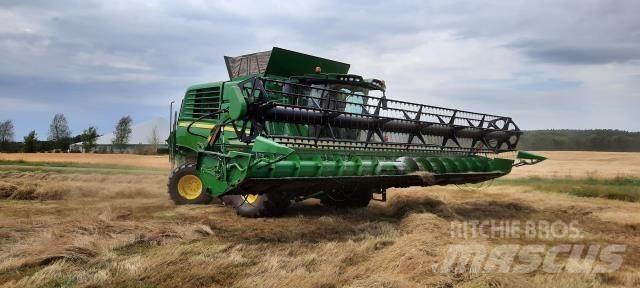 John Deere T660 联合收割机