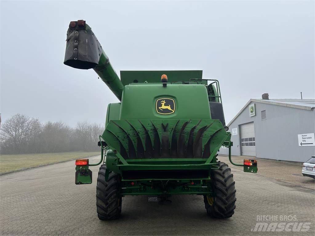 John Deere T660 联合收割机