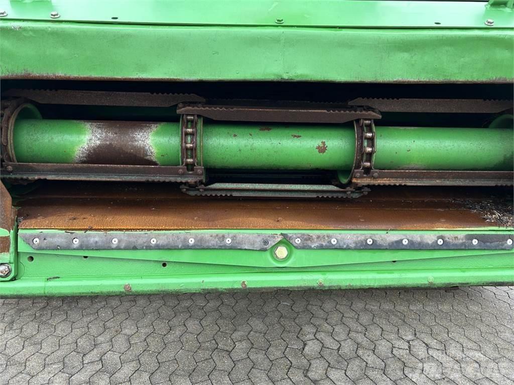 John Deere T670 联合收割机