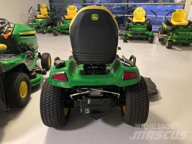 John Deere X584 小型拖拉机