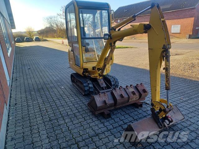 Komatsu PC15R 小型挖掘机
