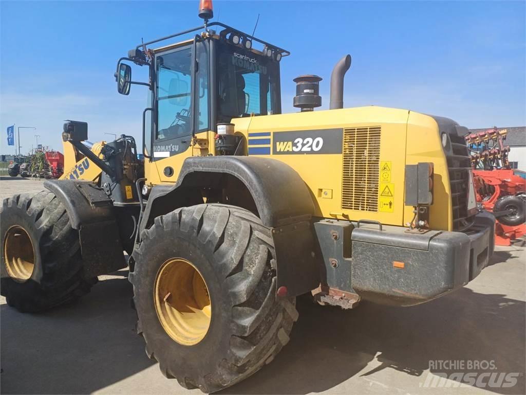 Komatsu W320 轮式装载机