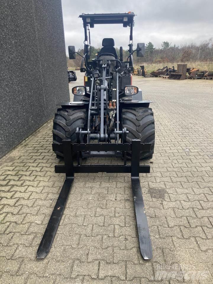 Kubota RT280 小型装载机