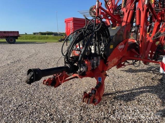 Kuhn GA13131 犁耙和摊草机