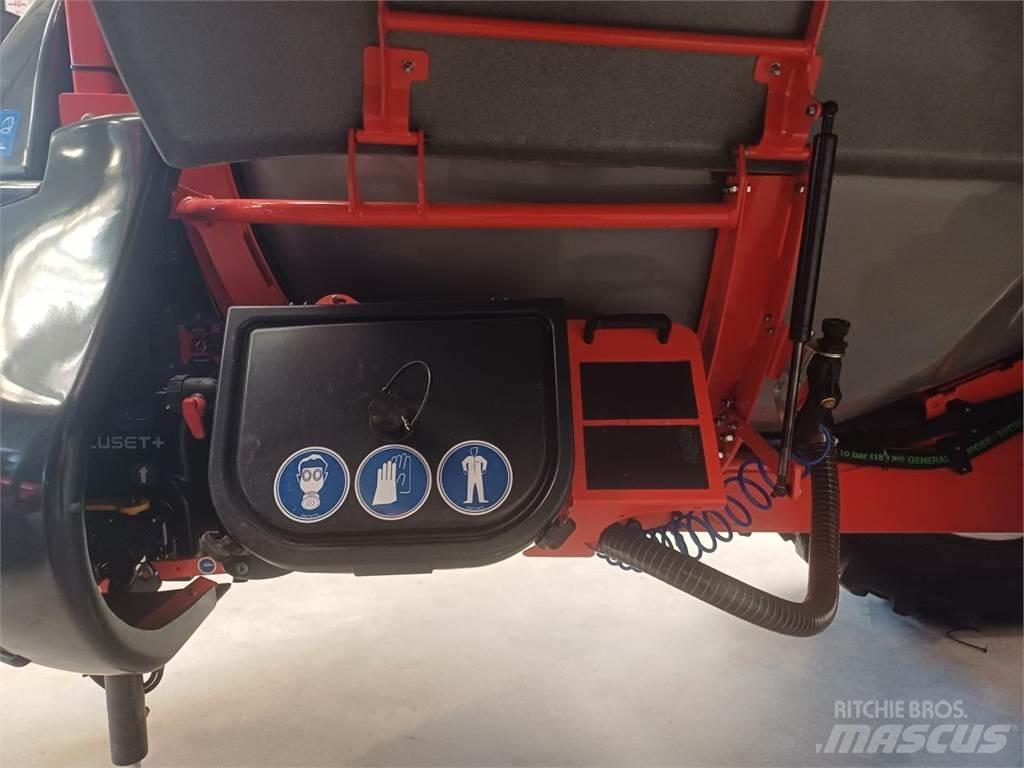 Kuhn METRIS 4102 牵引式喷雾机