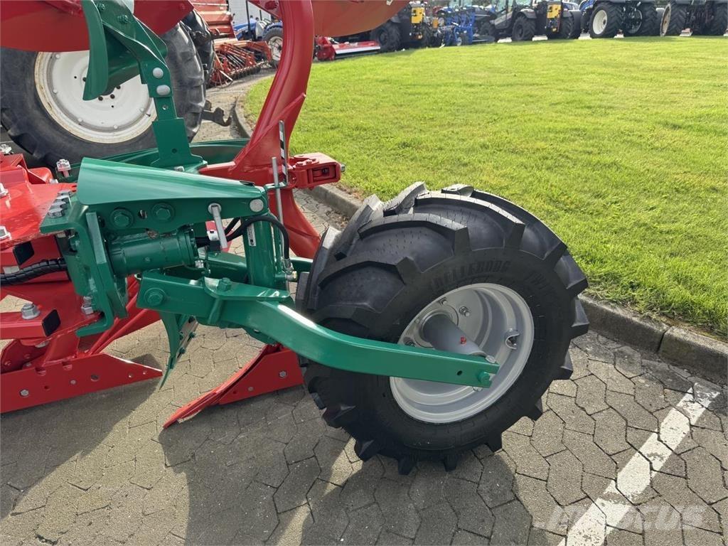 Kverneland 3300S 双向犁