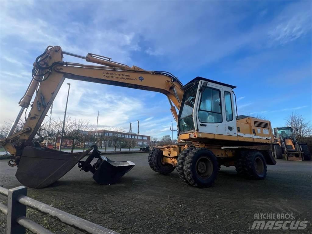 Liebherr 902 轮式挖掘机