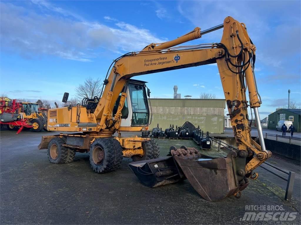 Liebherr 902 轮式挖掘机