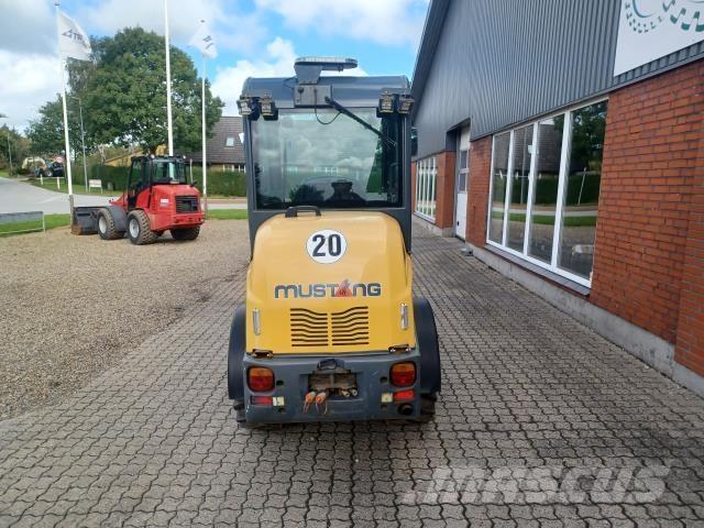 Mustang AL506 小型装载机