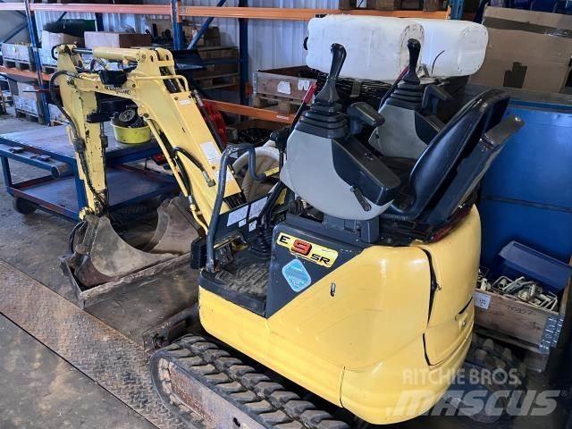 New Holland E09SR 小型挖掘机