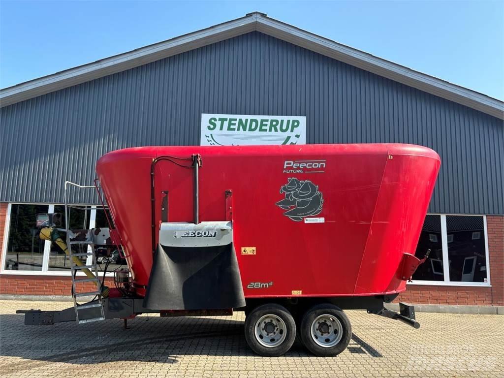 Peecon 28 M3 青饲料搬运车