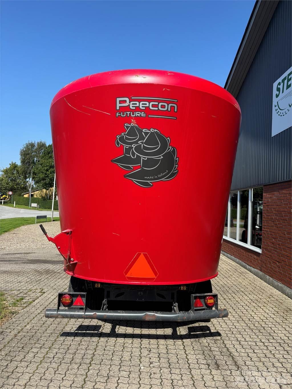 Peecon 28 M3 青饲料搬运车