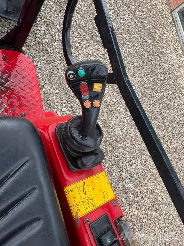 Schäffer 2345T 小型装载机