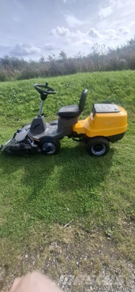 Stiga 320 小型拖拉机