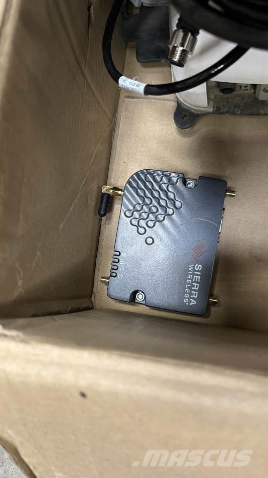 Trimble GFX-750 GPS全球定位系统