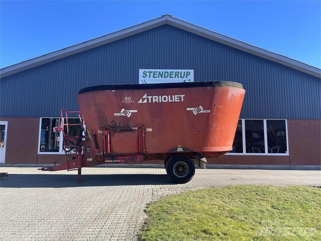 Trioliet 2400 L 青饲料搬运车