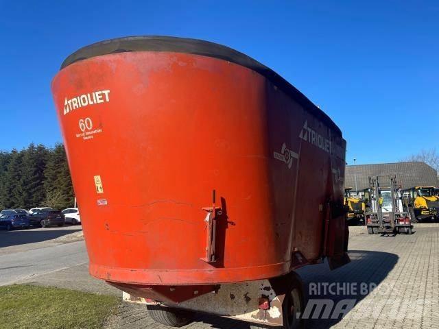 Trioliet 2400 L 青饲料搬运车