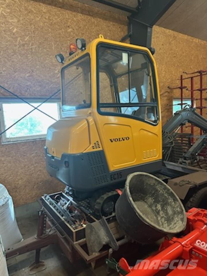 Volvo EC 15 小型挖掘机