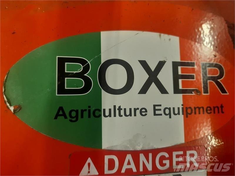  - - -  boxer 装载牵引式割草机