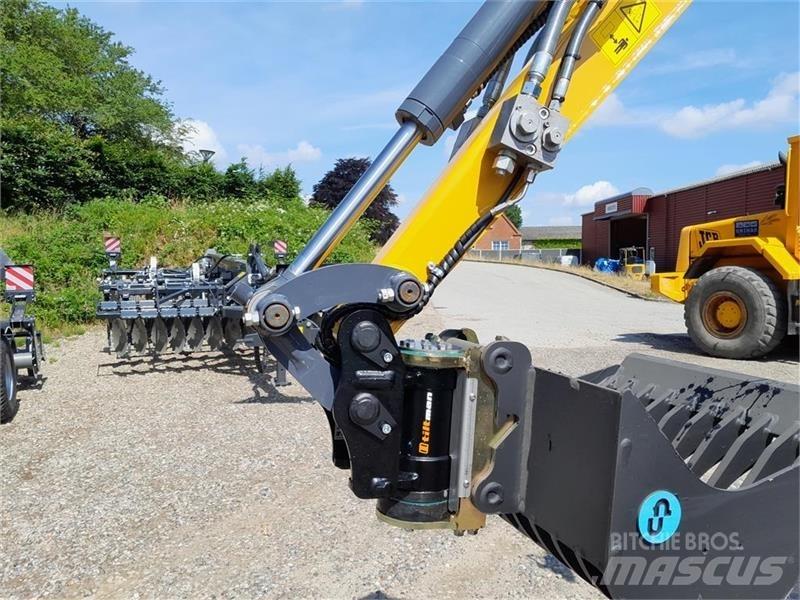 XCMG XE20E 小型挖掘机