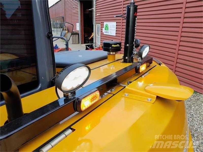 XCMG XE80E 履带挖掘机