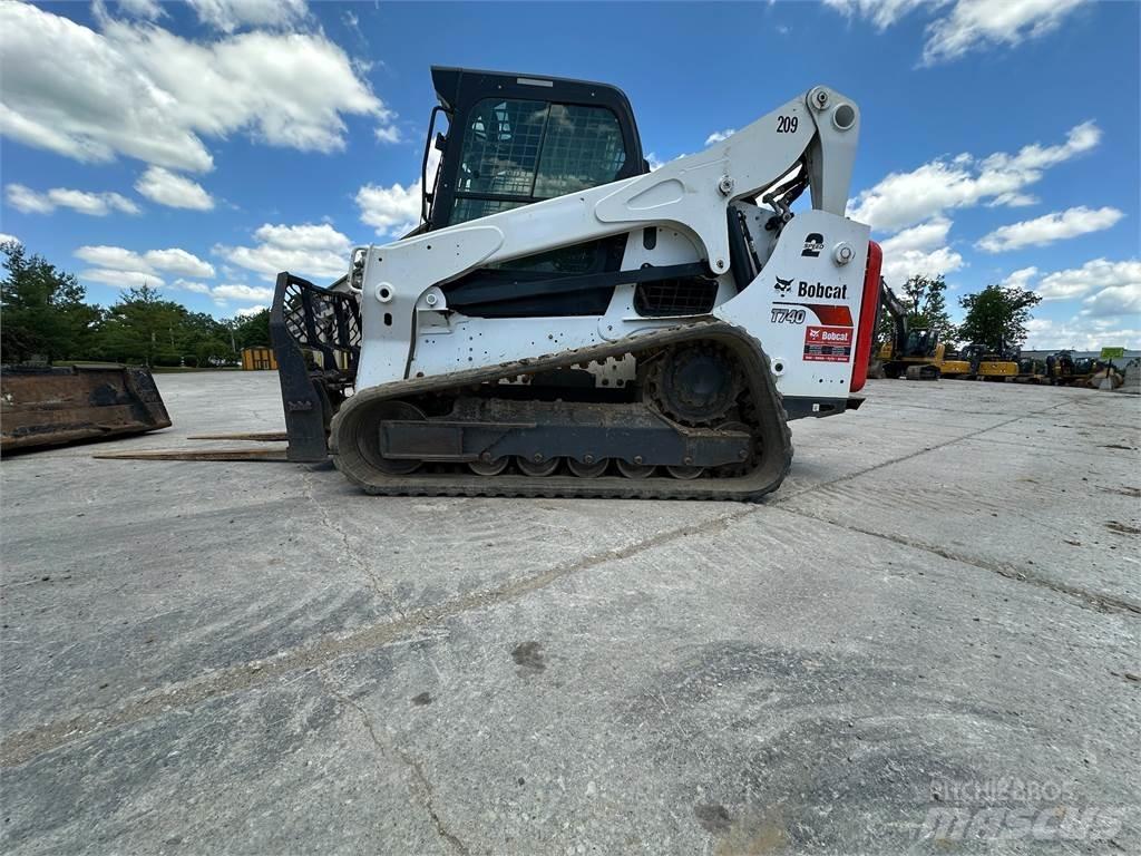 Bobcat T740 小型装载机