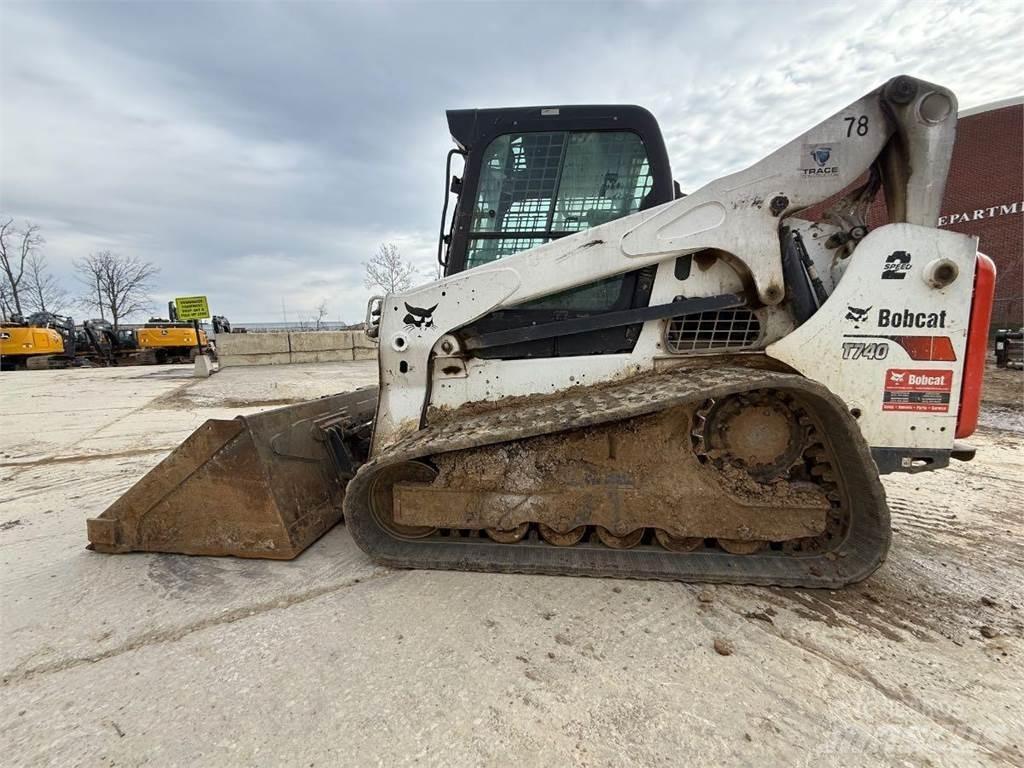 Bobcat T740 小型装载机