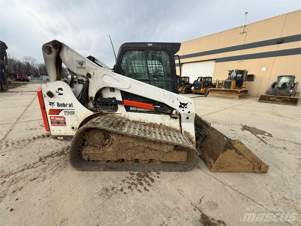 Bobcat T740 小型装载机