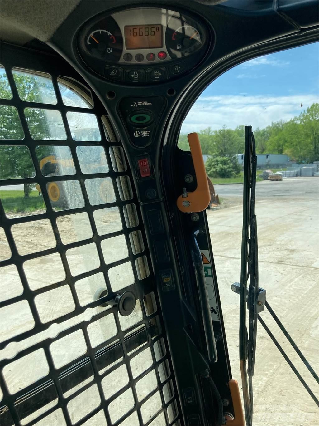 Bobcat T740 小型装载机