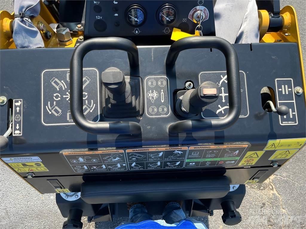 Boxer 700HDX 小型装载机