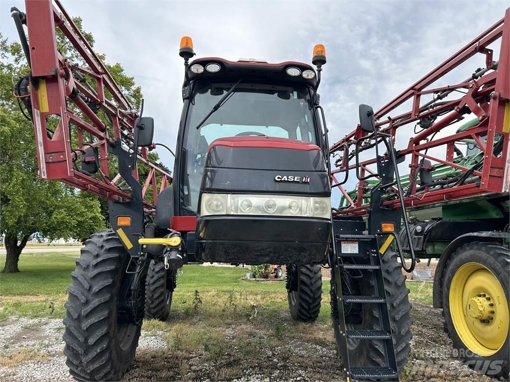 Case IH 3240 牵引式喷雾机