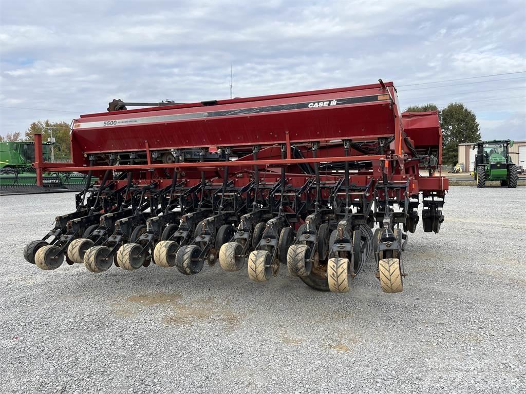 Case IH 5500 条播机