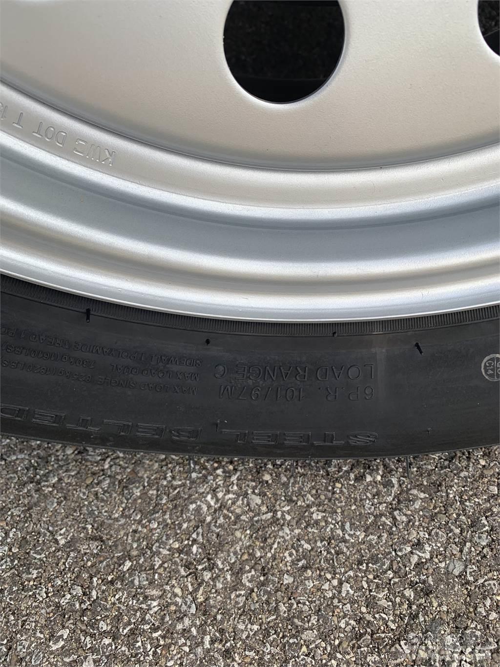 Coyote Renegade 箱式拖车
