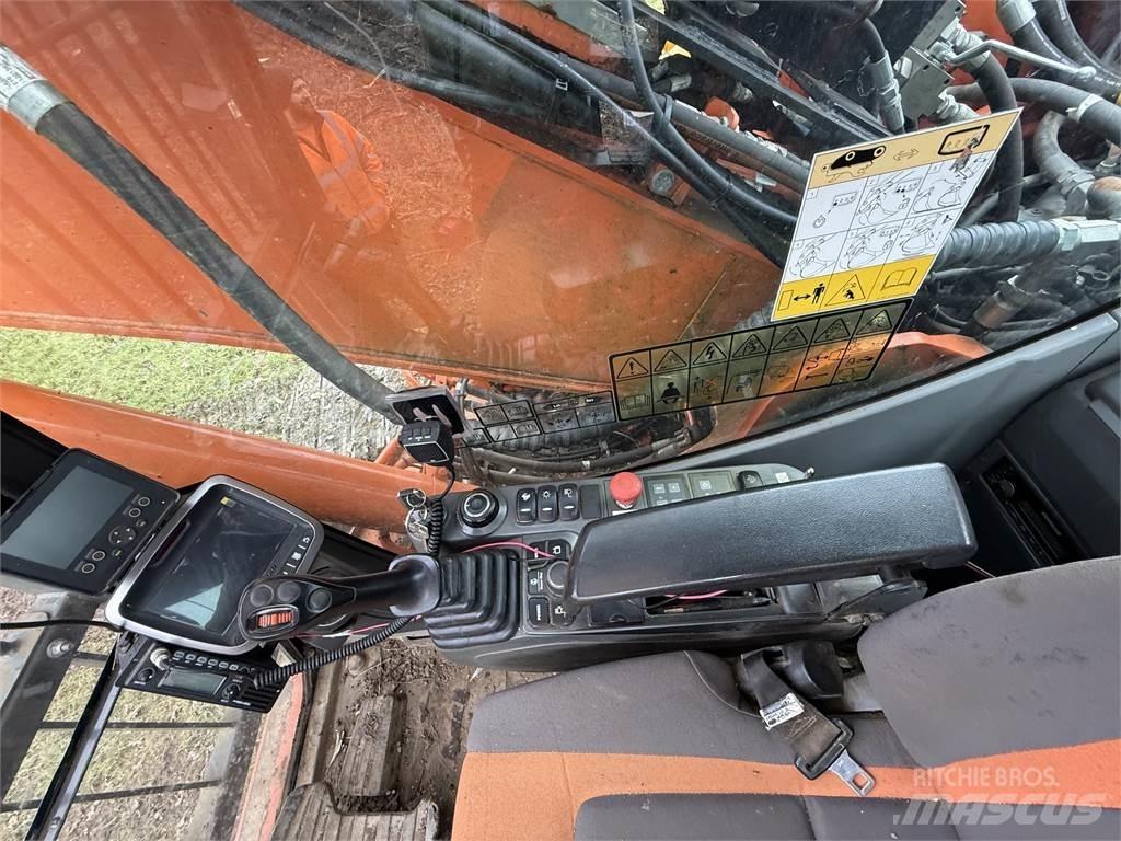 Doosan 225 挖坑机