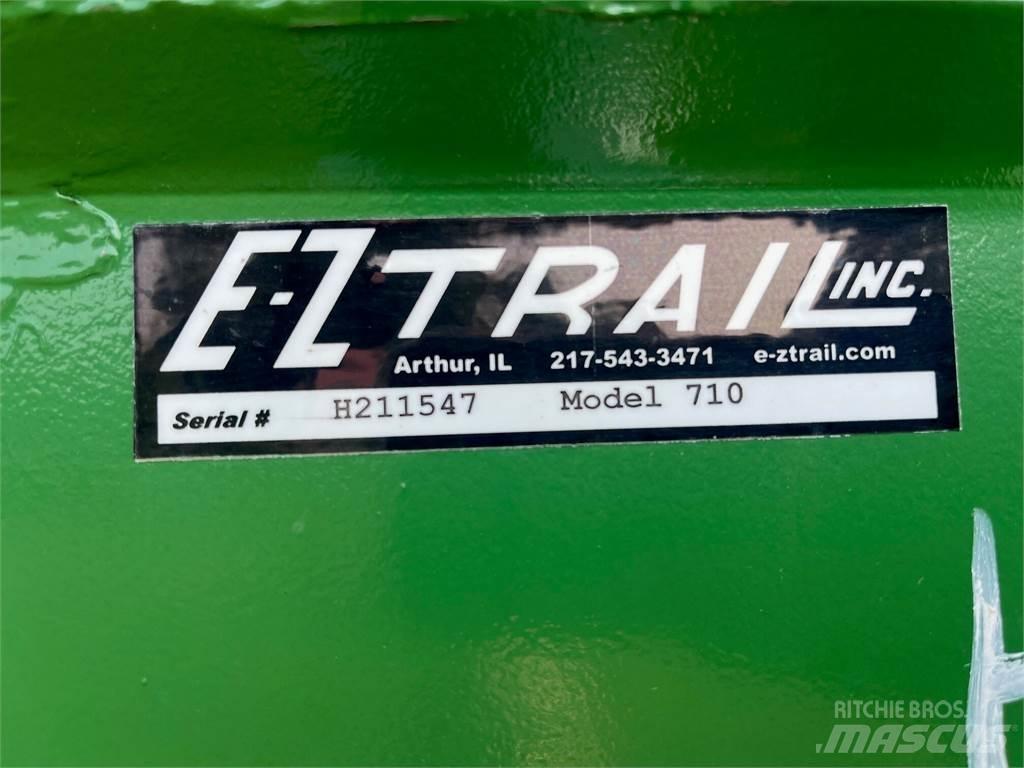 E-Z Trail 710 粮食车