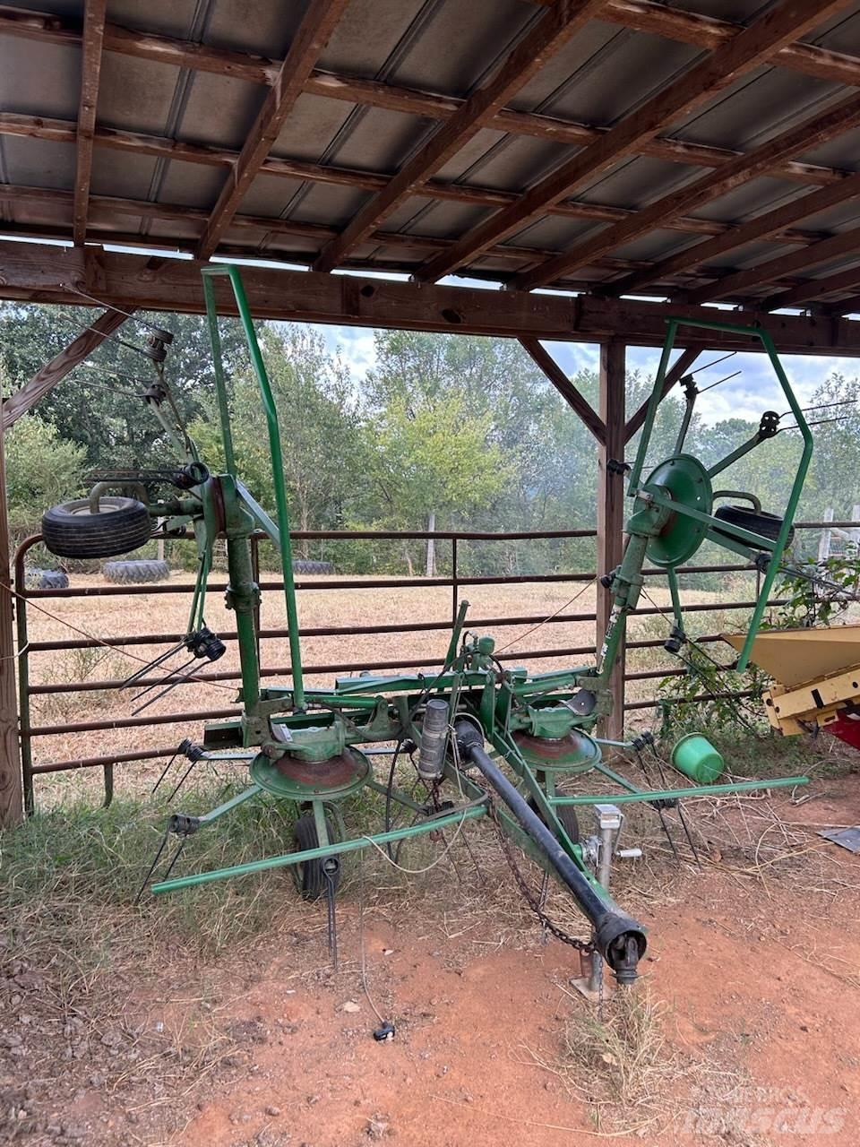 Frontier TD1316 犁耙和摊草机